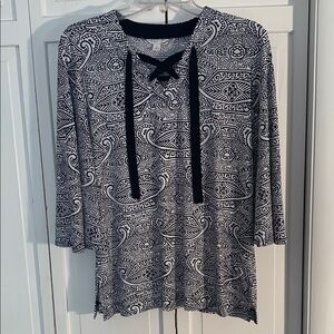 Cato Black & White Tie Front Tunic with 3/4 Bell Sleeves EUC